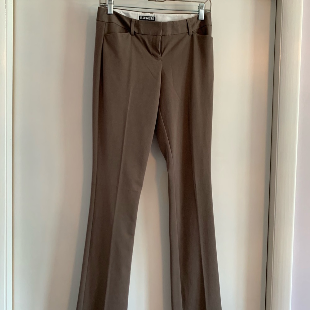 Express Columnist Barely Boot dress pant Size 00R.